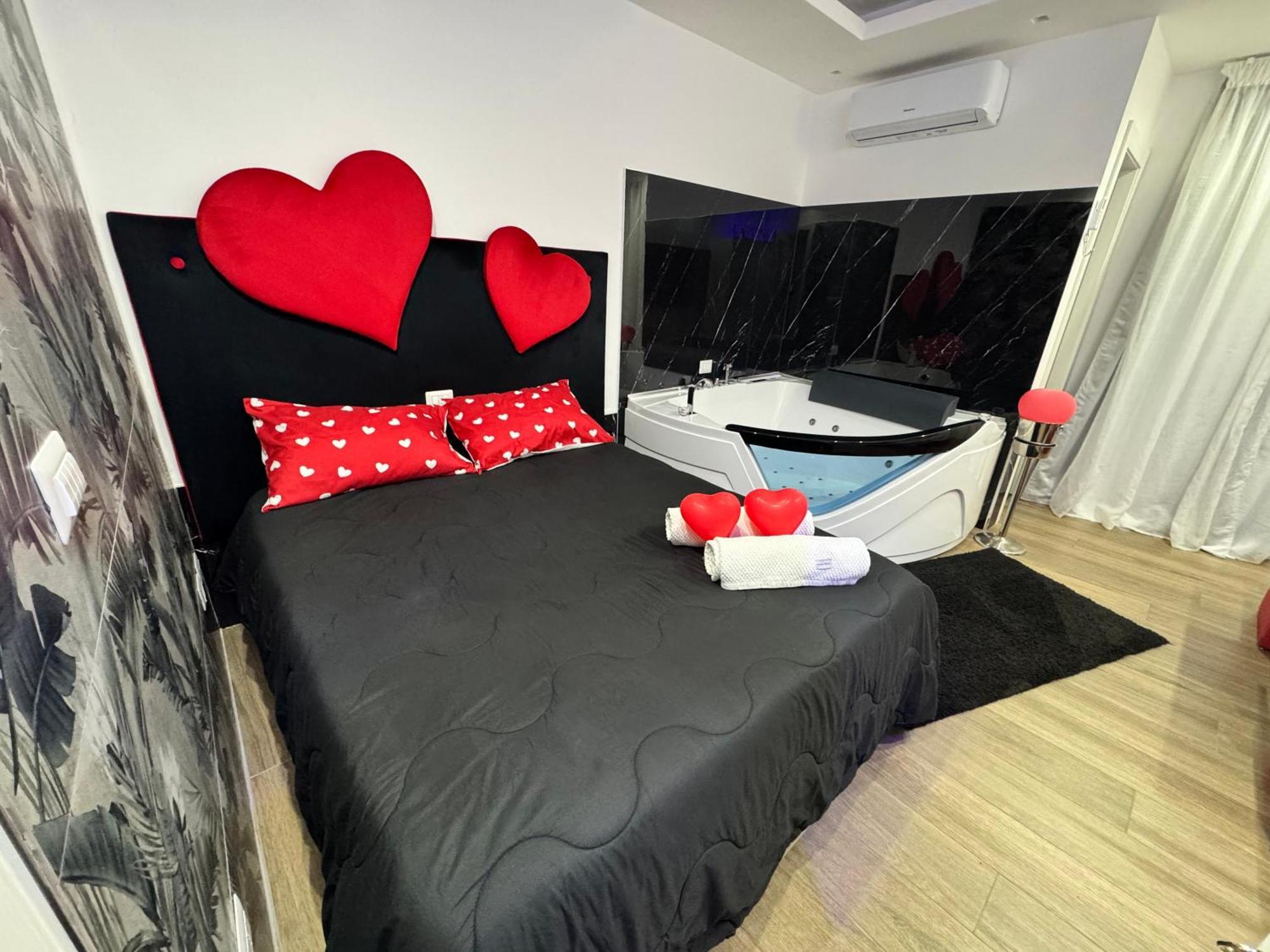 Due Cuori Suite Бари Экстерьер фото